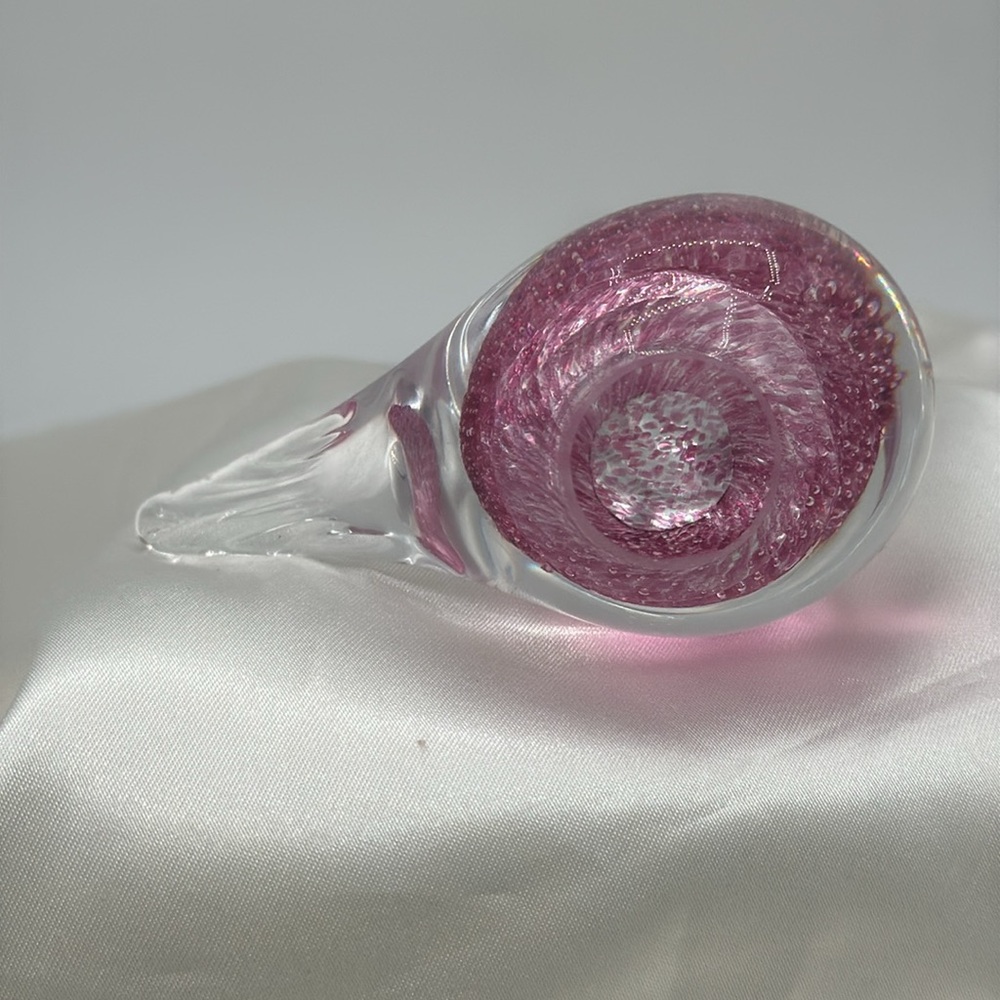 Elegant Pink Art Glass Bird Figurine, smooth Polished bottom, no makers marks. - Picture 6 of 6